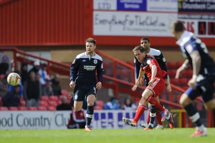 Framed Print : Neil Kilkenny in Action: Bristol City vs Huddersfield Town (Championship Clash, April 2013)