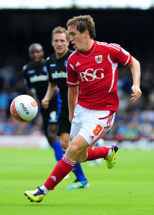 Framed Print : Neil Kilkenny in Action: Bristol City vs Portsmouth, Championship Match (2011), Ashton Gate Stadium