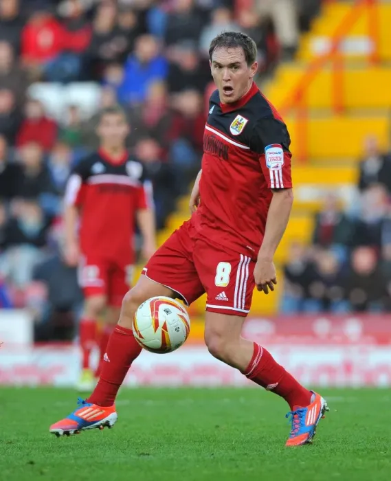 Framed Print : Neil Kilkenny of Bristol City in Action against Blackpool, Championship Football Match, November 17, 2012 Framed Print : Neil Kilkenny of Bristol City in Action against Blackpool, Championship Football Match, November 17, 2012