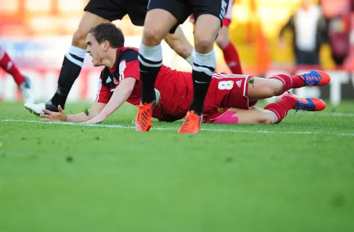 Framed Print : Neil Kilkenny Fouls Johnnie Jackson in Championship Clash: Bristol City vs Charlton Athletic