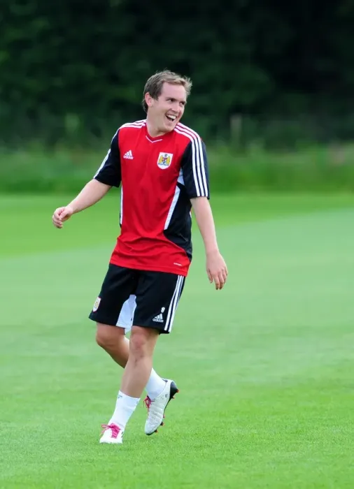 Framed Print : Neil Kilkenny: Unwavering Focus in Bristol City's Pre-season Training