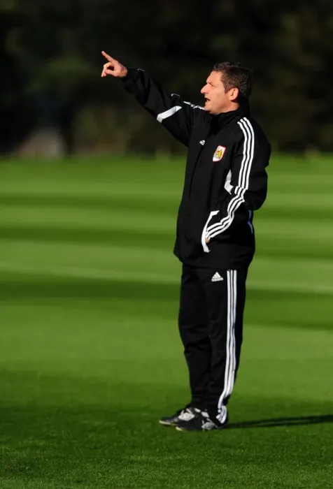 Framed Print : New Assistant Manager Tony Docherty Kicks Off Training with Bristol City Football Club at Ashton Gate Stadium (Championship)