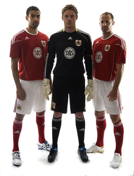 New Kit: A Fresh Look for Bristol City First Team, 09-10