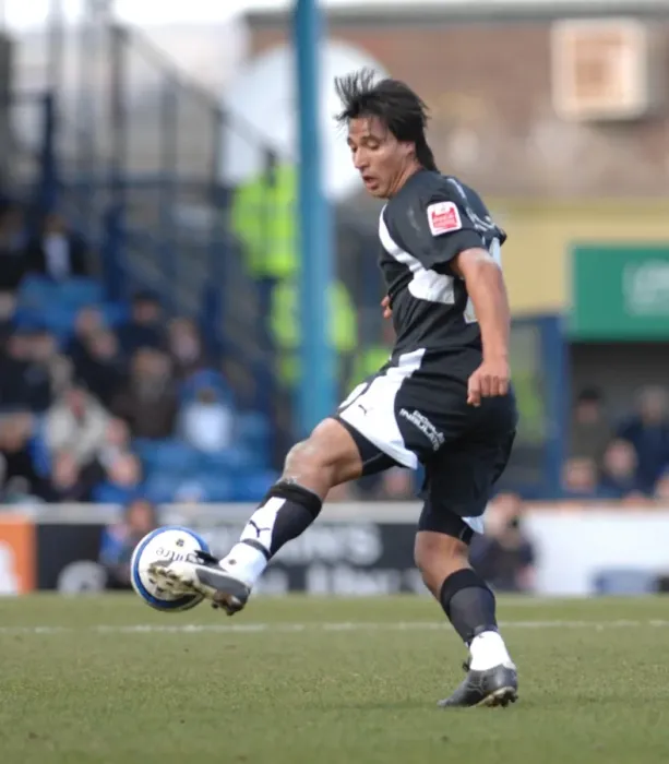 Framed Print : Nick Carle in Action: Cardiff City vs. Bristol City Framed Print : Nick Carle in Action: Cardiff City vs. Bristol City