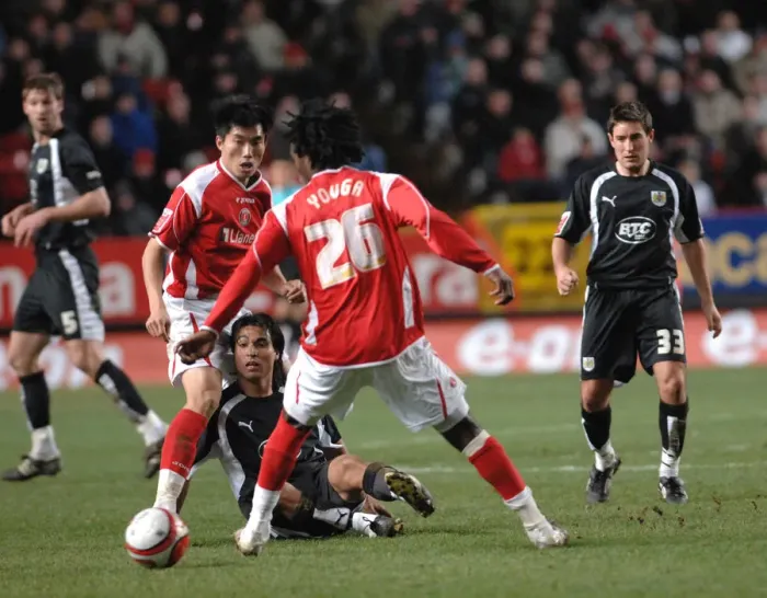 Framed Print : Nick Carle in Action: Charlton Athletic vs. Bristol City