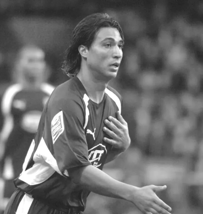 Framed Print : Nick Carle in Action: Crystal Palace vs. Bristol City Framed Print : Nick Carle in Action: Crystal Palace vs. Bristol City