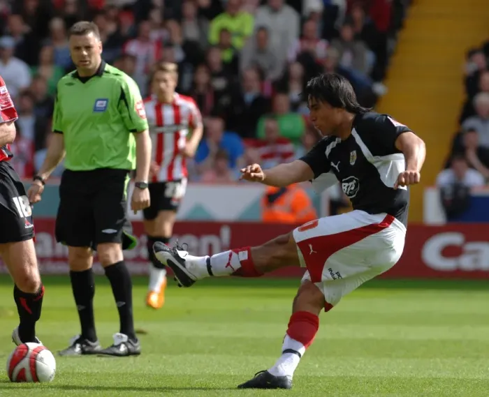 Framed Print : Nick Carle in Action: Sheffield United vs. Bristol City