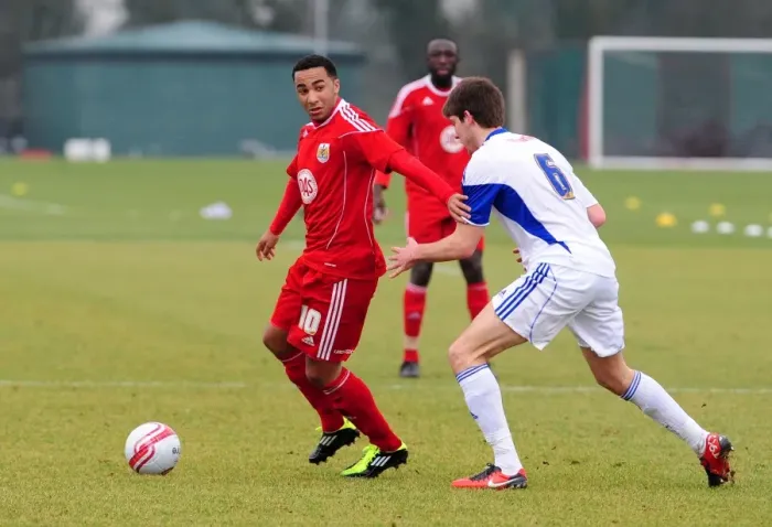 Framed Print : Nicky Maynard in Action: Bristol City Reserves vs Swindon Reserves