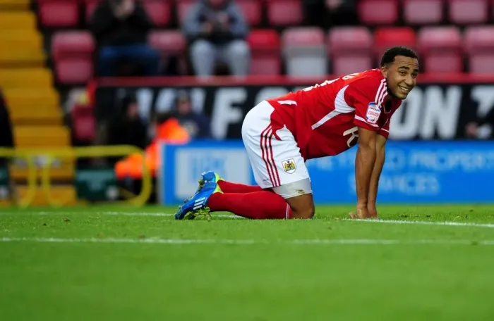 Framed Print : Nicky Maynard in Action: Bristol City vs Southampton