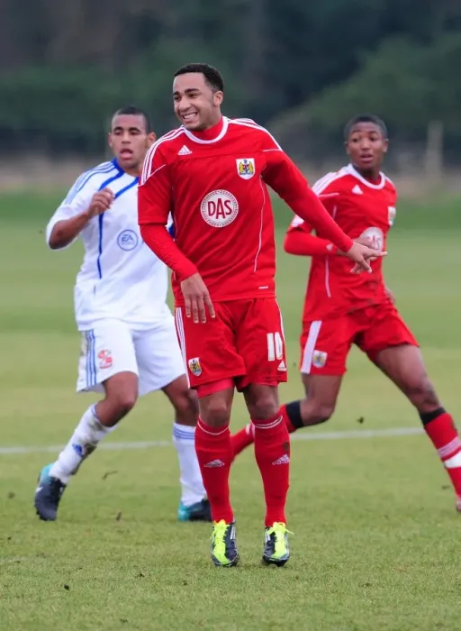 Framed Print : Nicky Maynard in Action: Bristol City vs Swindon Reserves Framed Print : Nicky Maynard in Action: Bristol City vs Swindon Reserves