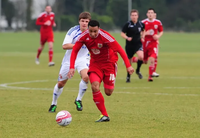 Framed Print : Nicky Maynard in Action: Bristol City vs Swindon Reserves