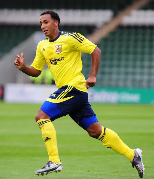 Framed Print : Nicky Maynard in Action: The Intense Rivalry - Plymouth Argyle vs. Bristol City Framed Print : Nicky Maynard in Action: The Intense Rivalry - Plymouth Argyle vs. Bristol City