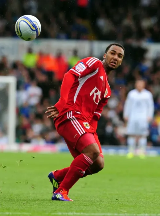 Framed Print : Nicky Maynard of Bristol City in Action against Leeds United, League Cup Match, September 16, 2011 Framed Print : Nicky Maynard of Bristol City in Action against Leeds United, League Cup Match, September 16, 2011
