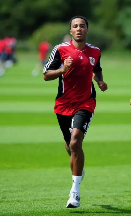 Framed Print : Nicky Maynard: Focused in Bristol City's Pre-Season Training Framed Print : Nicky Maynard: Focused in Bristol City's Pre-Season Training