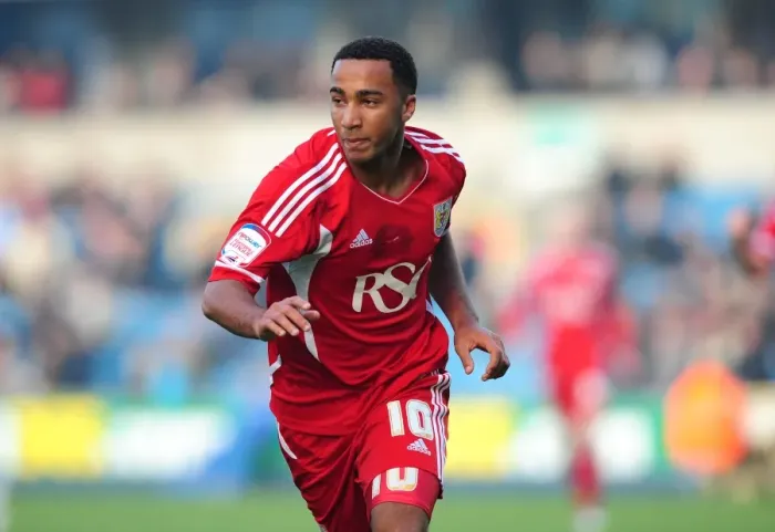 Framed Print : Nicky Maynard Scores Championship Opener for Bristol City vs. Millwall at Selhurst Park (2011-11) Framed Print : Nicky Maynard Scores Championship Opener for Bristol City vs. Millwall at Selhurst Park (2011-11)