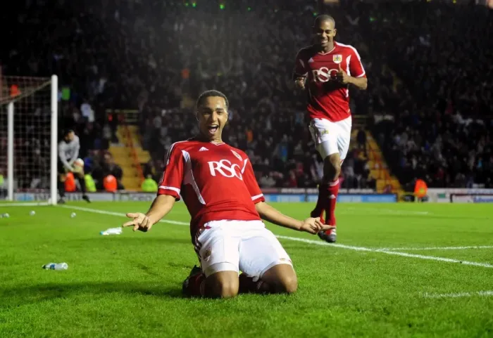 Framed Print : Nicky Maynard Scores Championship-Winning Goal for Bristol City vs. Southampton (Nov. 26, 2011) Framed Print : Nicky Maynard Scores Championship-Winning Goal for Bristol City vs. Southampton (Nov. 26, 2011)