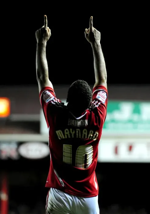 Framed Print : Nicky Maynard Scores Championship-Winning Goal for Bristol City vs. Southampton (Nov. 26, 2011)