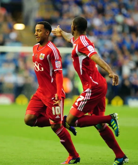 Framed Print : Nicky Maynard Scores Opening Goal for Bristol City in Championship Match Against Leicester City, August 2011