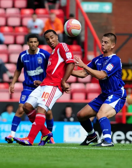 Framed Print : Nicky Maynard Scores Past Ivar Ingimarsson: Bristol City vs Ipswich Town, Championship 2011