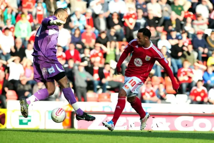 Framed Print : Nicky Maynard Scores the Second: Bristol City vs Burnley, Championship Match, Ashton Gate Stadium, 19 / 03 / 2011 Framed Print : Nicky Maynard Scores the Second: Bristol City vs Burnley, Championship Match, Ashton Gate Stadium, 19 / 03 / 2011