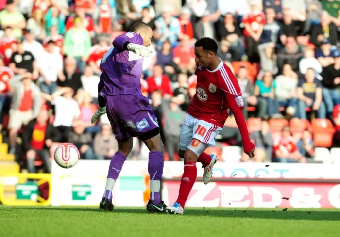 Framed Print : Nicky Maynard Scores the Second: Championship Clash - Bristol City vs Burnley, Ashton Gate Stadium (19 / 03 / 2011) Framed Print : Nicky Maynard Scores the Second: Championship Clash - Bristol City vs Burnley, Ashton Gate Stadium (19 / 03 / 2011)