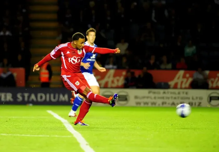 Framed Print : Nicky Maynard Scores Second Goal for Bristol City against Leicester City, Championship Match, August 2011
