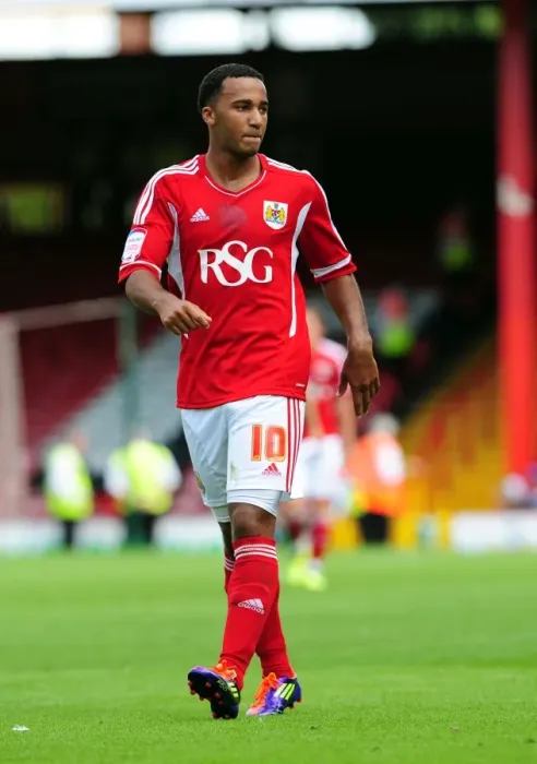 Framed Print : Nicky Maynard Strikes for Bristol City: Championship Clash Against Ipswich Town (06 / 08 / 2011) Framed Print : Nicky Maynard Strikes for Bristol City: Championship Clash Against Ipswich Town (06 / 08 / 2011)