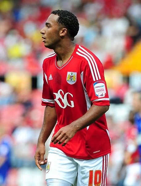 Nicky Maynard Strikes for Bristol City Against Ipswich Town in Championship Match, 2011