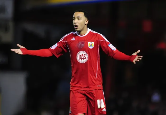 Framed Print : Nicky Maynard Strikes for Bristol City Against Portsmouth in Championship Match, 08-03-2011 Framed Print : Nicky Maynard Strikes for Bristol City Against Portsmouth in Championship Match, 08-03-2011