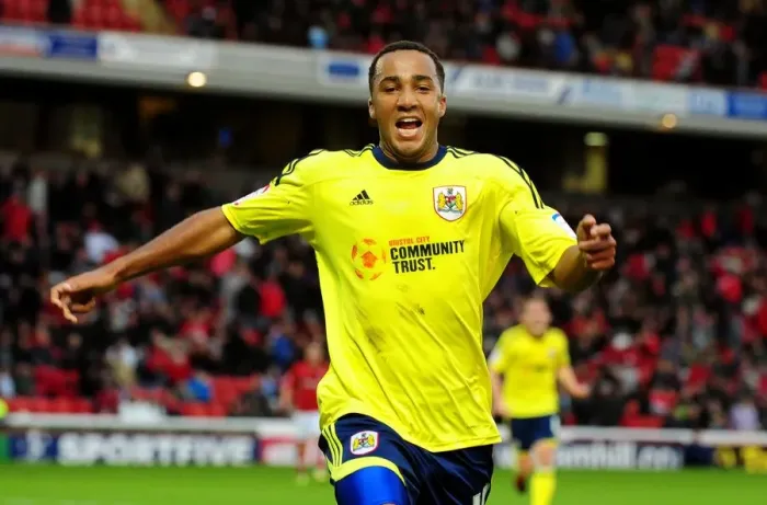 Framed Print : Nicky Maynard's Championship-Winning Goal: Bristol City vs. Barnsley (October 2011) Framed Print : Nicky Maynard's Championship-Winning Goal: Bristol City vs. Barnsley (October 2011)