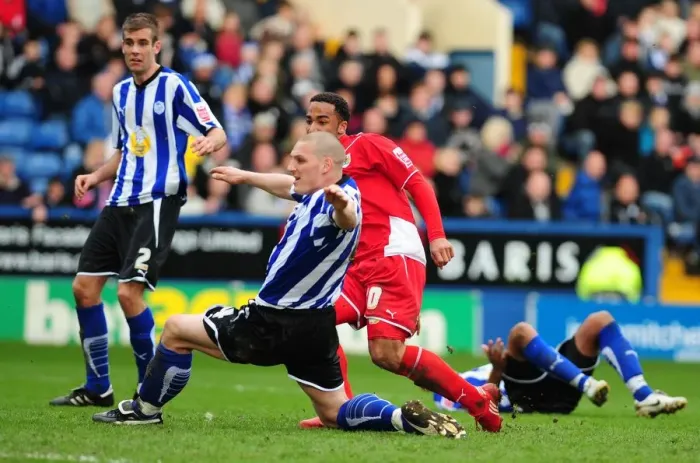 Framed Print : Nicky Maynard's Championship-Winning Goal for Bristol City vs Sheffield Wednesday - 05 / 04 / 2010 Framed Print : Nicky Maynard's Championship-Winning Goal for Bristol City vs Sheffield Wednesday - 05 / 04 / 2010