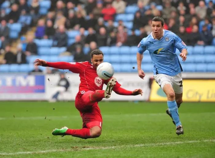 Framed Print : Nicky Maynard's Close Call: Coventry City vs. Bristol City Championship Clash (05 / 03 / 2011)