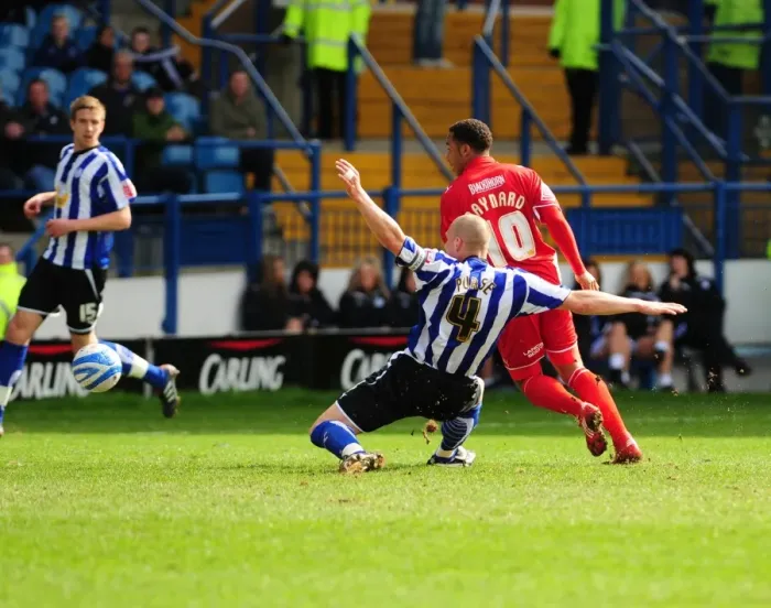 Framed Print : Nicky Maynard's Close Call: Sheffield Wednesday vs. Bristol City, Championship 2010