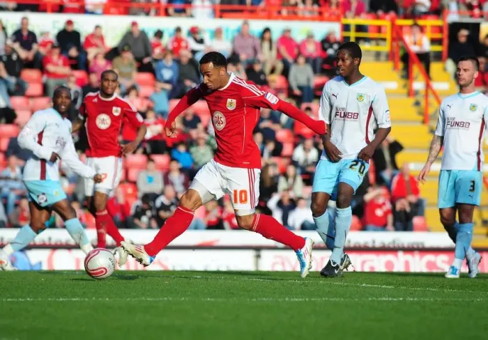 Framed Print : Nicky Maynard's Disallowed Goal: Bristol City vs Burnley, Championship 2011 Framed Print : Nicky Maynard's Disallowed Goal: Bristol City vs Burnley, Championship 2011