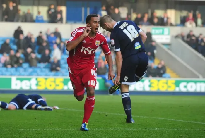 Framed Print : Nicky Maynard's Double: Millwall vs. Bristol City Championship Clash at Selhurst Park (11-11-2011)