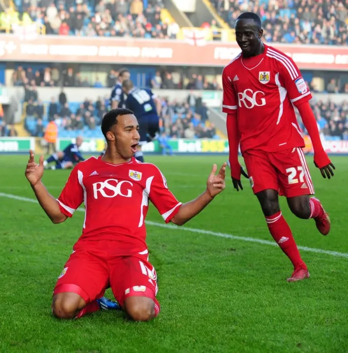 Framed Print : Nicky Maynard's Double Strike: Millwall vs. Bristol City Championship Match (2011-11-20) Framed Print : Nicky Maynard's Double Strike: Millwall vs. Bristol City Championship Match (2011-11-20)