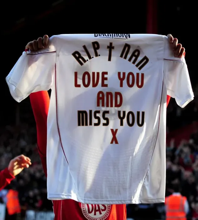 Framed Print : Nicky Maynard's Emotional Goal Dedication: Honoring His Late Nan (Bristol City vs. Burnley, Championship 2011)