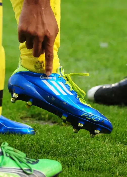 Framed Print : Nicky Maynard's Emotional Winning Goal for Bristol City at Oakwell Stadium, Dedicated to His Son Camden (Championship 2011) Framed Print : Nicky Maynard's Emotional Winning Goal for Bristol City at Oakwell Stadium, Dedicated to His Son Camden (Championship 2011)