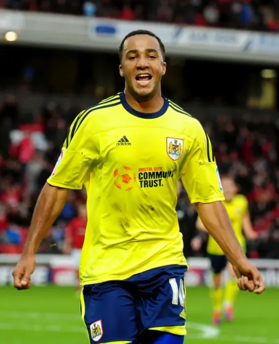 Framed Print : Nicky Maynard's Game-winning Goal for Bristol City against Barnsley in Championship 2011 Framed Print : Nicky Maynard's Game-winning Goal for Bristol City against Barnsley in Championship 2011