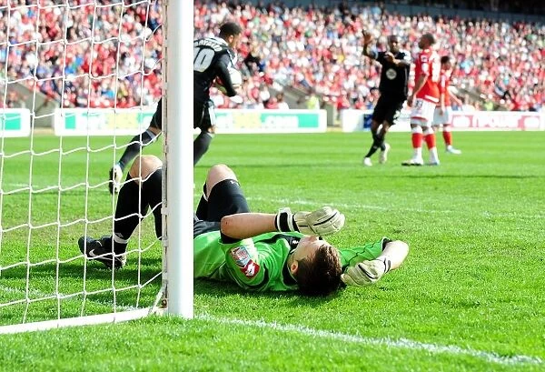 Nicky Maynard's Penalty Victory: Barnsley v Bristol City, 09 / 04 / 2011