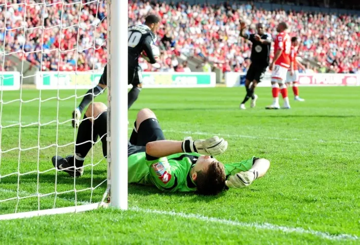 Framed Print : Nicky Maynard's Penalty Victory: Barnsley v Bristol City, 09 / 04 / 2011