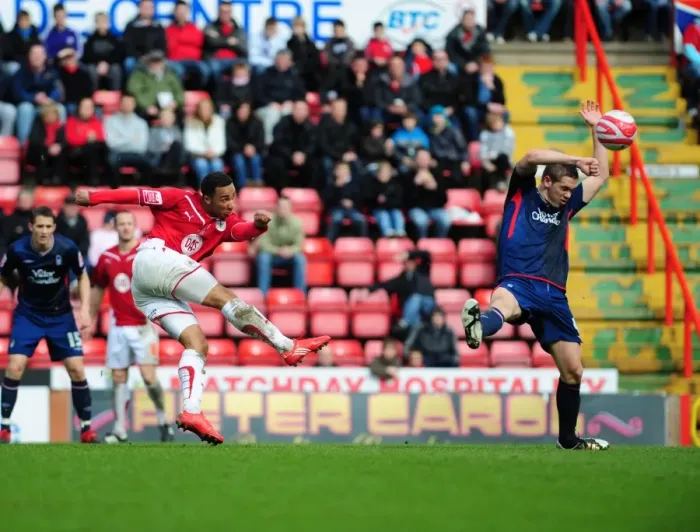 Framed Print : Nicky Maynard's Shot: Bristol City vs. Nottingham Forest, Championship Match, April 2010
