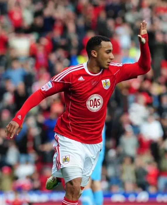 Framed Print : Nicky Maynard's Solo Goal: Championship Victory for Bristol City over Doncaster Rovers (02 / 04 / 2011)