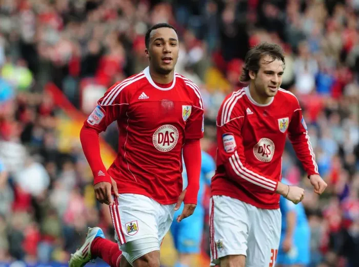 Framed Print : Nicky Maynard's Solo Goal Earns Bristol City Championship Victory over Doncaster Rovers - 02.04.2011 Framed Print : Nicky Maynard's Solo Goal Earns Bristol City Championship Victory over Doncaster Rovers - 02.04.2011