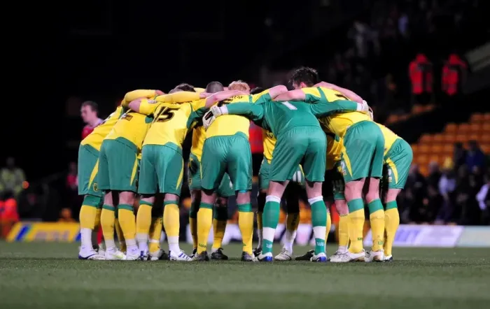 Framed Print : Norwich City Football Team Huddle before Championship Match against Bristol City (14-03-2011) Framed Print : Norwich City Football Team Huddle before Championship Match against Bristol City (14-03-2011)