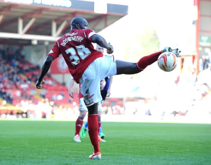 Framed Print : Nyron Nosworthy in Action: Bristol City vs Swindon Town at Ashton Gate, 2014 - Football Match
