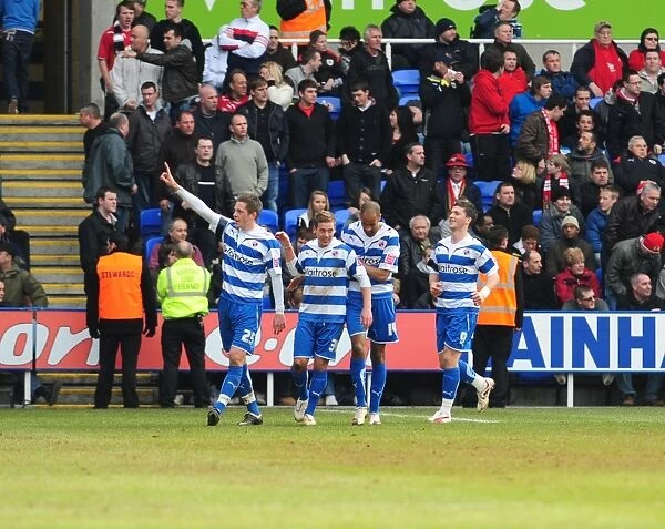 Opening Goal Celebrations: Gylfi Sigurdsson's Stunner for Reading Against Bristol City (Championship, 13 / 03 / 2010)