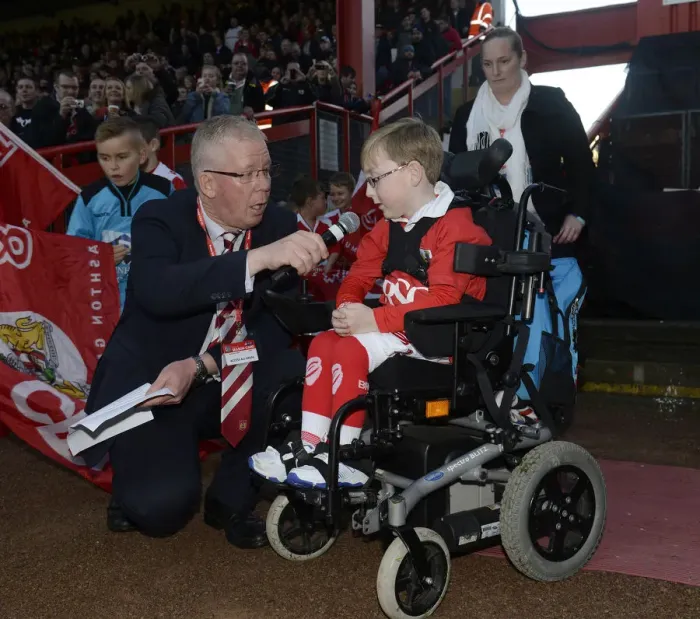 Framed Print : Oskar Pycroft in Action: Bristol City vs. Preston North End (November 2014)