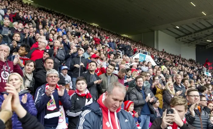 Framed Print : A Packed Dolman Stand at Ashton Gate: Bristol City vs. Blackburn Rovers, Sky Bet Championship Framed Print : A Packed Dolman Stand at Ashton Gate: Bristol City vs. Blackburn Rovers, Sky Bet Championship