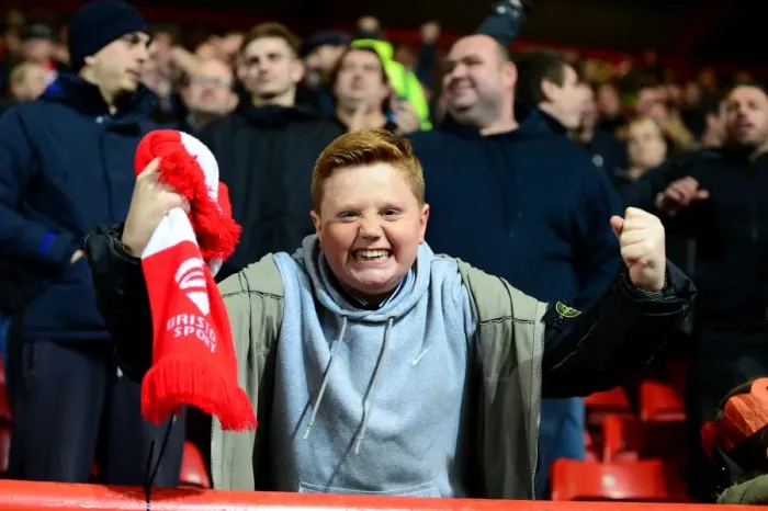 Framed Print : Passionate Bristol City Fans at Ashton Gate during Sky Bet Championship Match against Preston North End (17 / 12 / 2016) Framed Print : Passionate Bristol City Fans at Ashton Gate during Sky Bet Championship Match against Preston North End (17 / 12 / 2016)